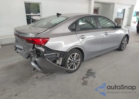 2023 Kia Forte Lxs z USA, uszkodzony, nr VIN 3KPF24AD3PE588300